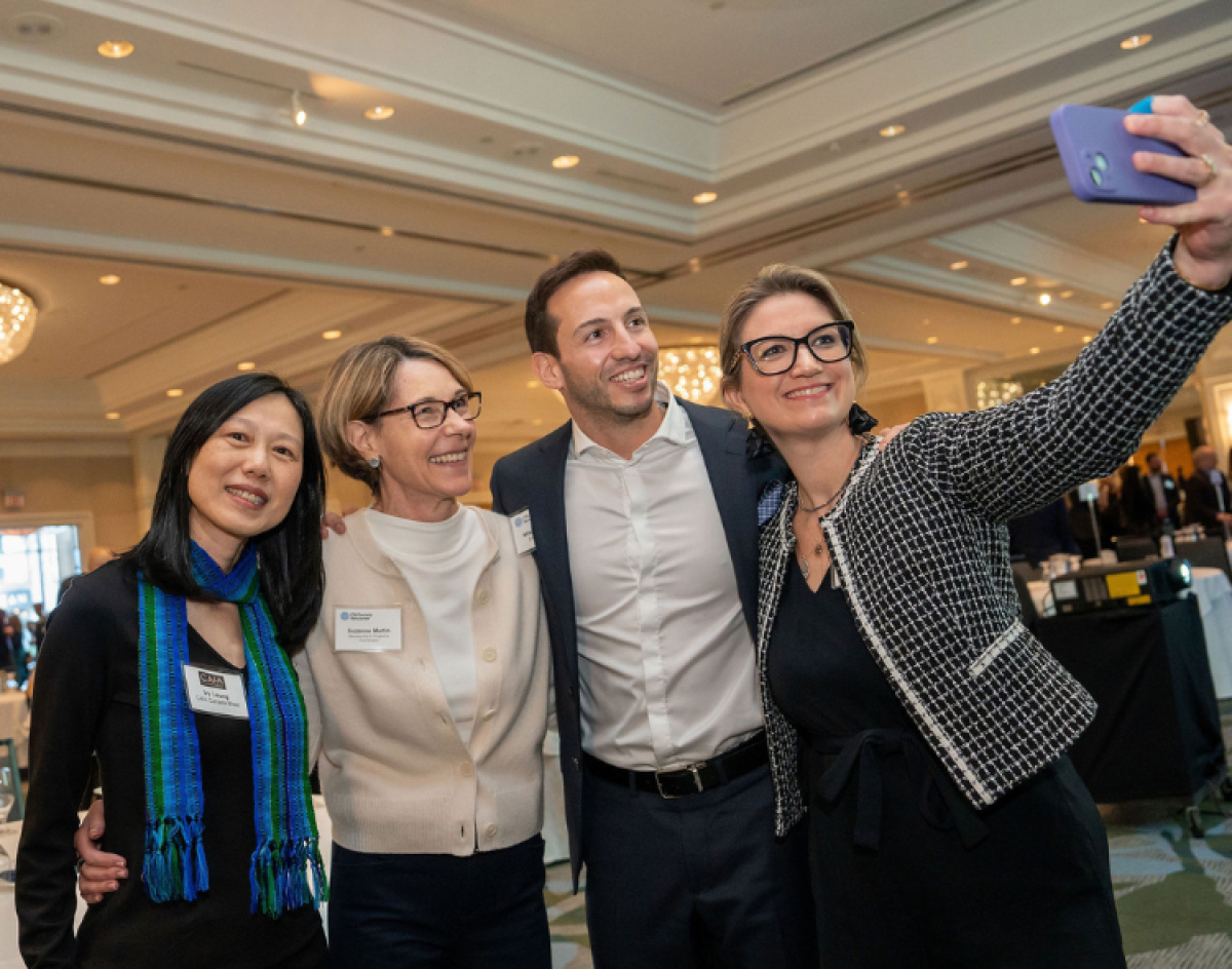 16th Annual Alternative Investments Outlook Forum Photo 12