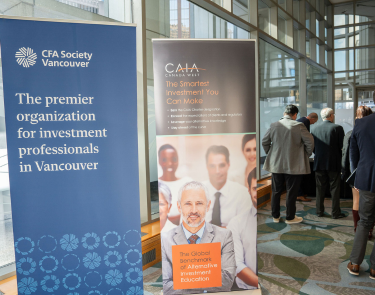 16th Annual Alternative Investments Outlook Forum Photo 17