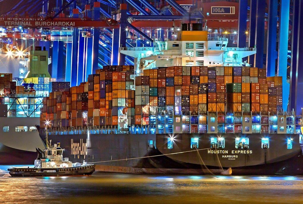 Traditional vs. Modern Approaches to Shipping Markets: Gut Instinct vs. Data-Driven 